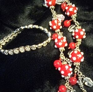 Elegant Red and Gold Beaded Bracelet